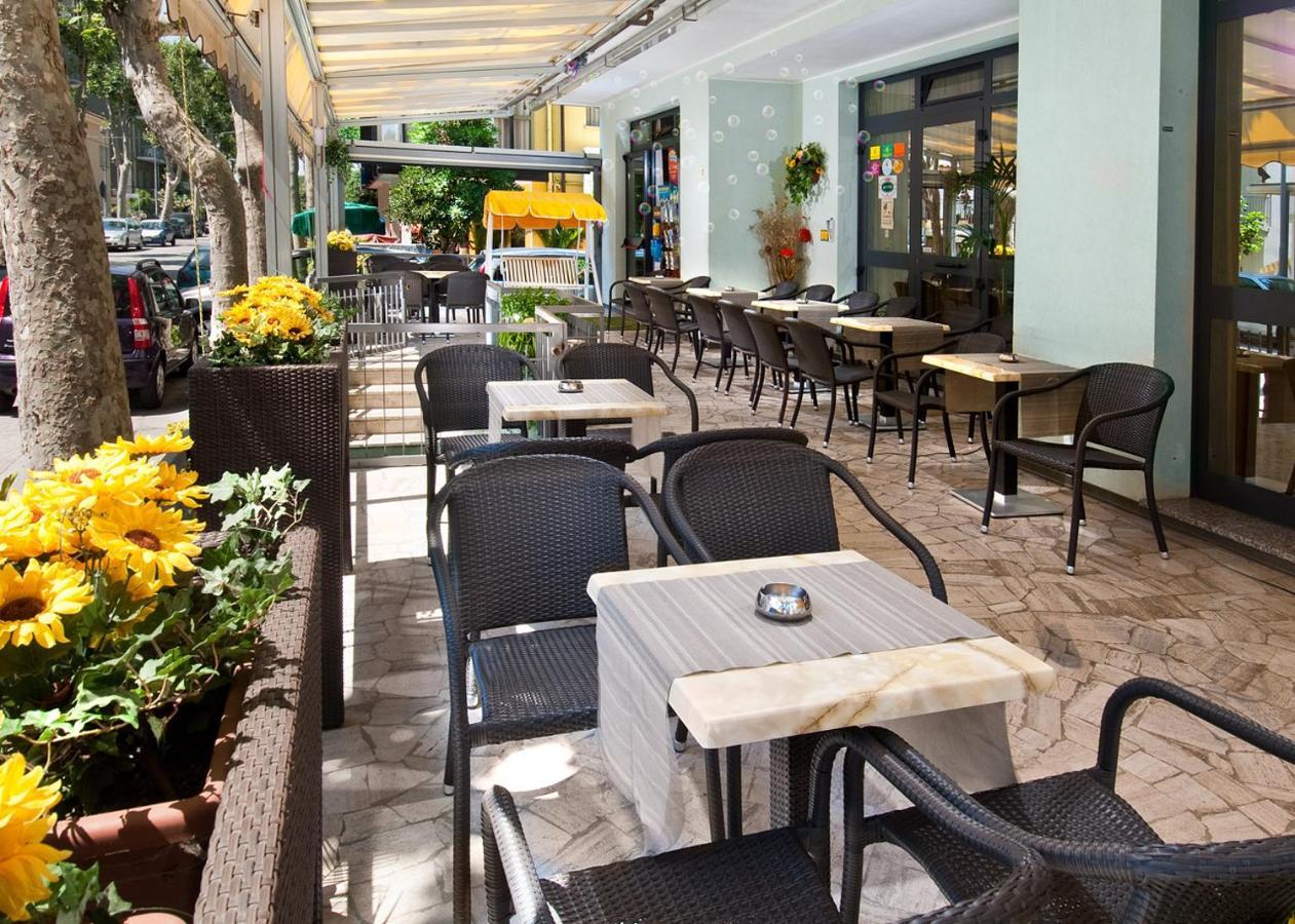 Hotel Grappoli Ріміні Екстер'єр фото